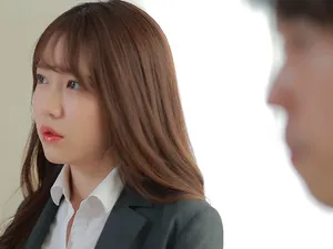 Giận gã chồng, vợ yêu sang nhà đưa bướm cho bạn thân của chồng địt