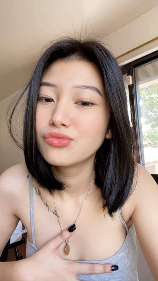 Bị vợ bạn lén lút bú buồi trong bếp