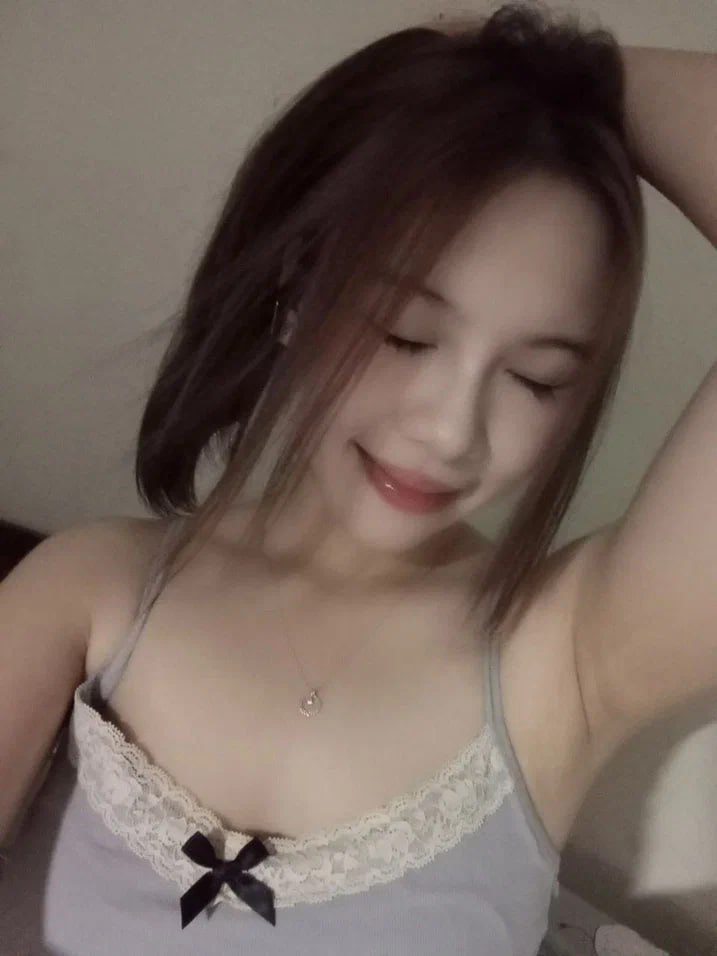 Brunette with big tits girl